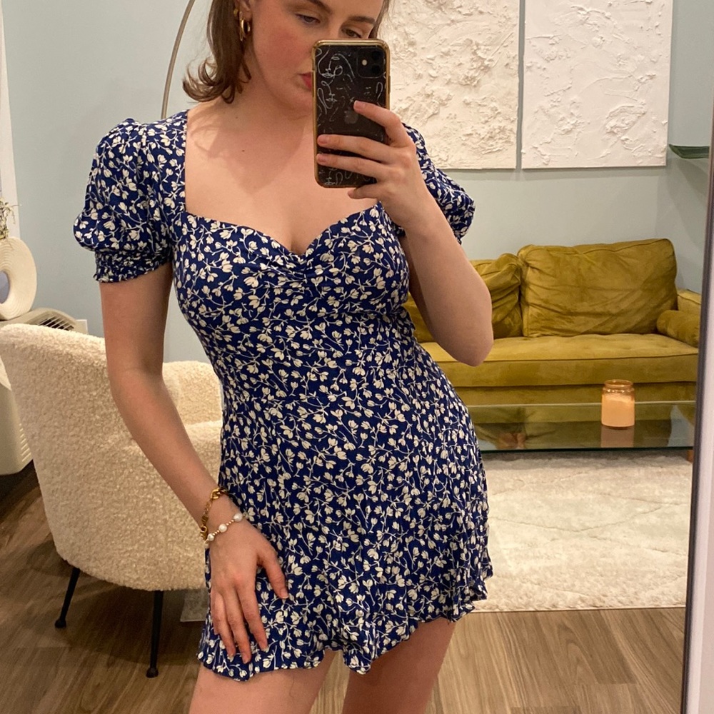 REFORMATION SHORT SLEEVE BLUE FORAL DRESS | Size 4